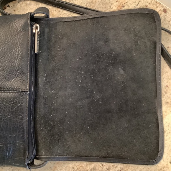 Le Donne Black Leather Flap Over Crossbody Bag - Picture 10 of 11